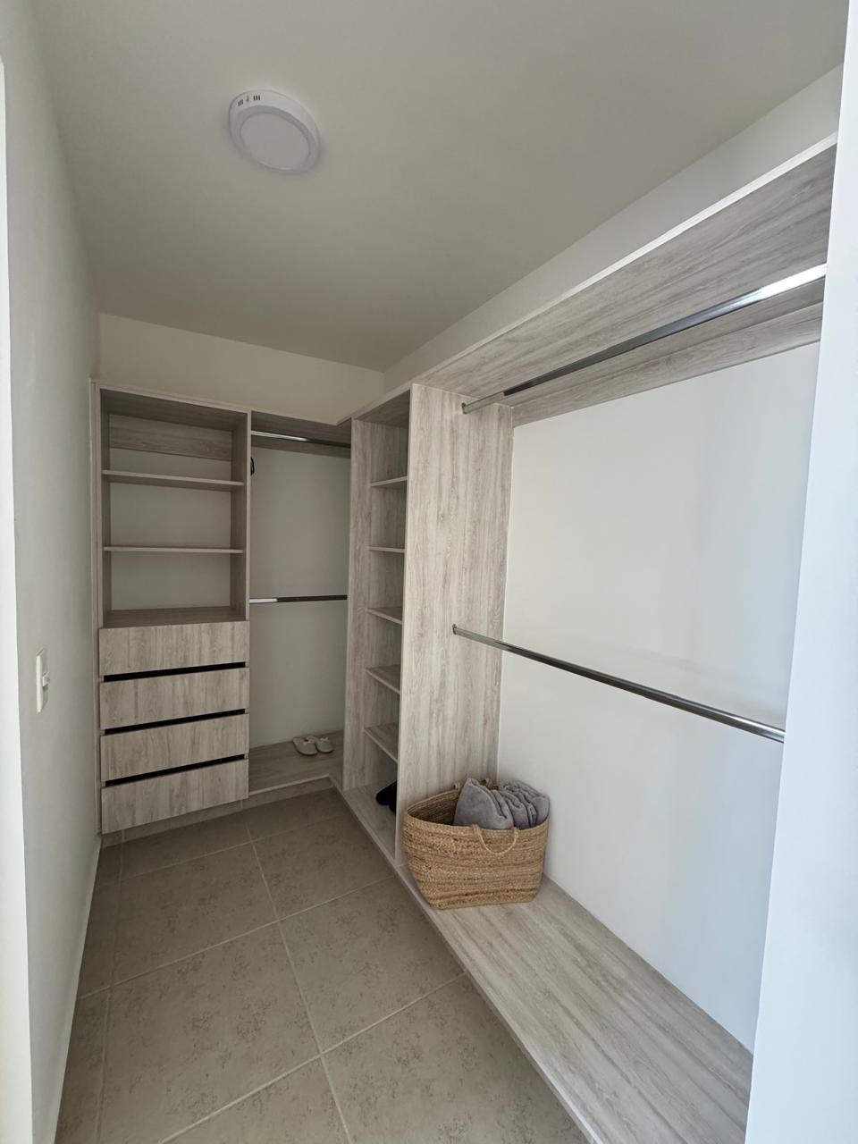 Hermosa casa nueva en VENTA estilo contemporáneo en zona norte con lindo diseño arquitectónico.